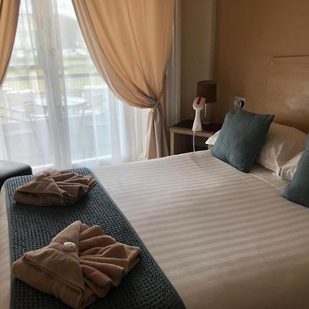 Royal Grosvenor Hotel Уестън сюпър Меър Екстериор снимка